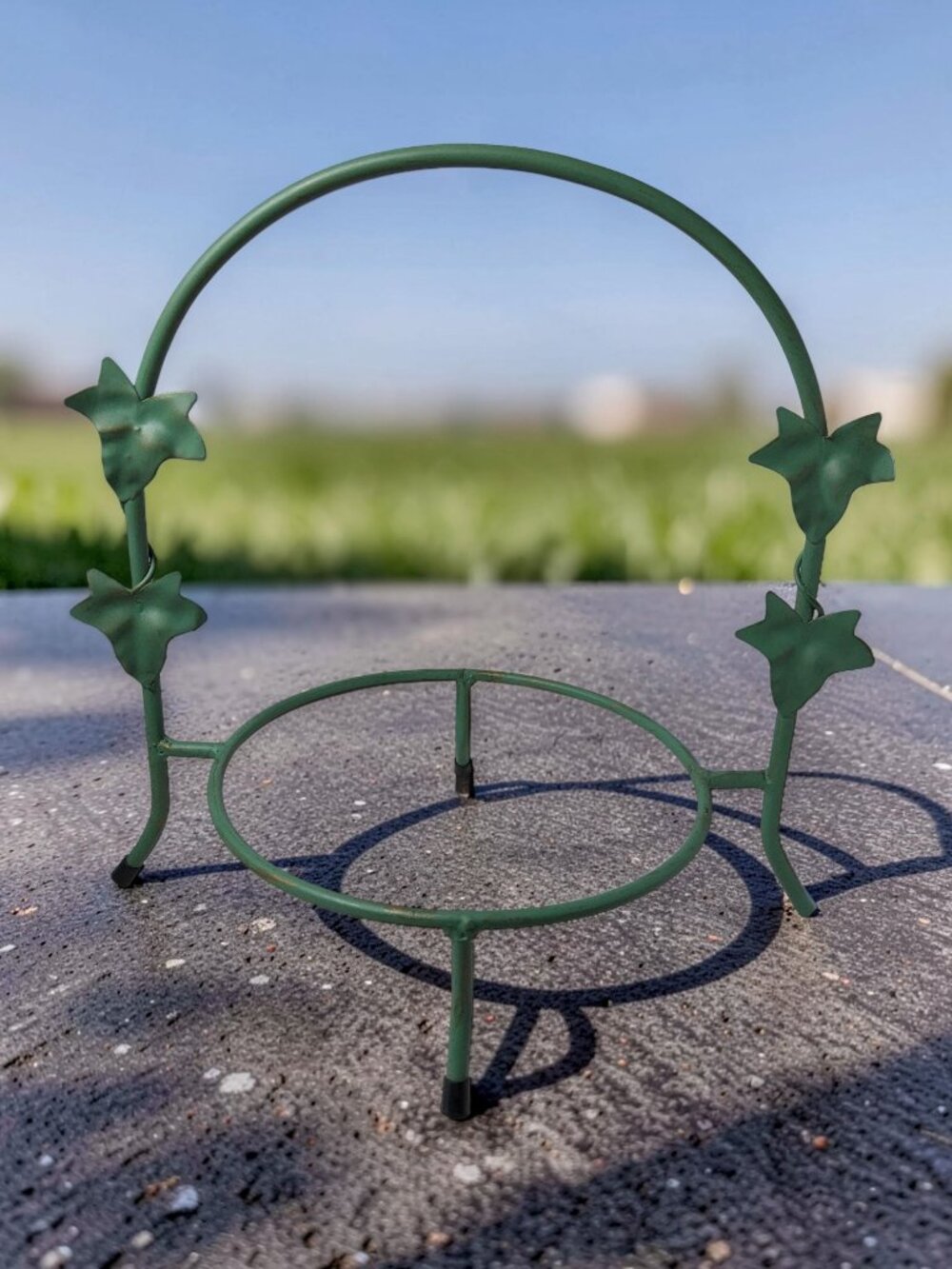 Vintage Green Leaf Accents Wrought Iron Indoor/Outdoor Plant Stand